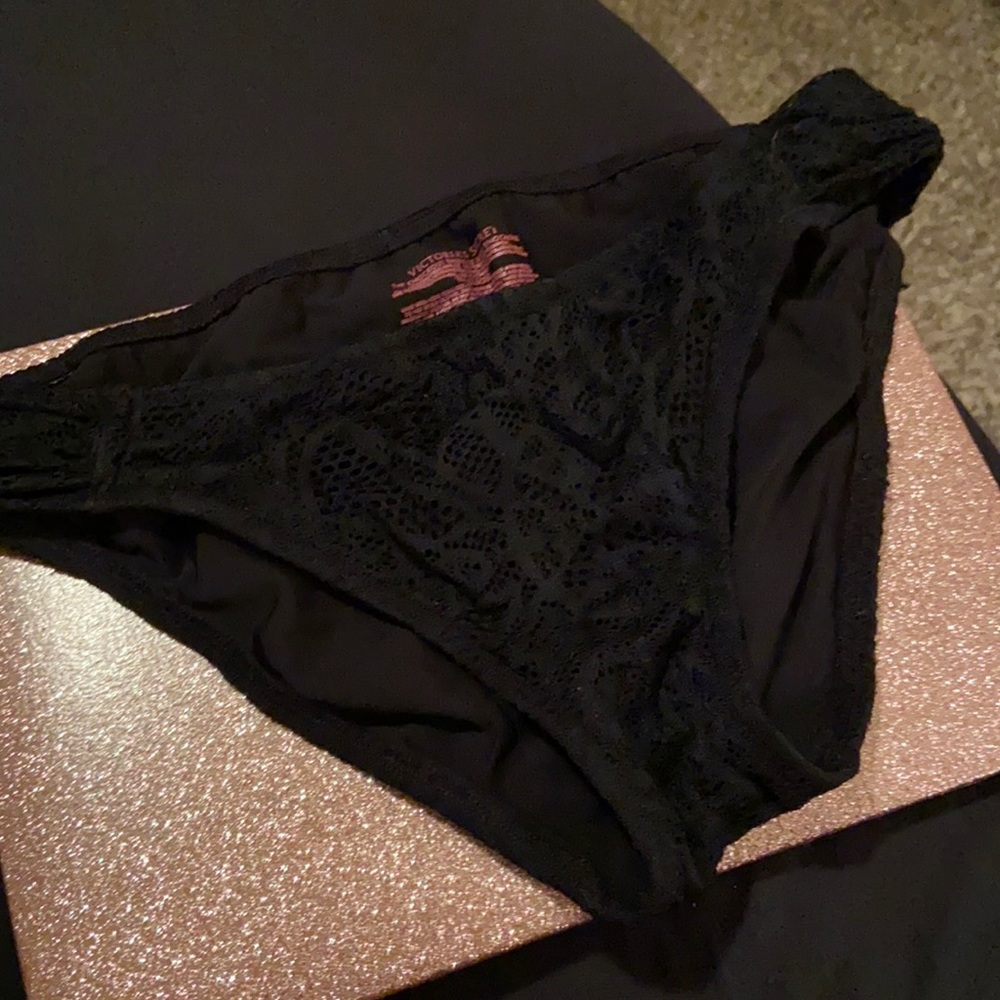 The knockout bikini size L. Used but like new